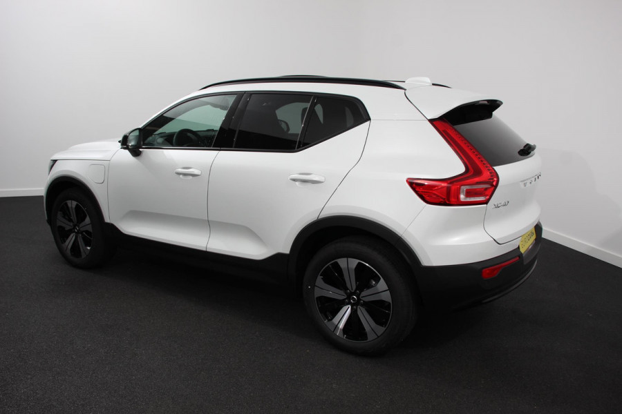 Volvo XC40 1.5 T5 Plug-in hybrid Ultimate Dark | Electrisch Glazen Panorama dak | Navigatie | Dab | Led | Adaptive Cruise Control | Camera | Parkeer sensoren