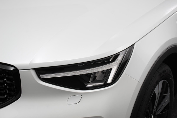 Volvo XC40 1.5 T5 Plug-in hybrid Ultimate Dark | Electrisch Glazen Panorama dak | Navigatie | Dab | Led | Adaptive Cruise Control | Camera | Parkeer sensoren