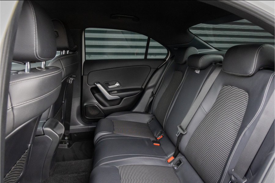 Mercedes-Benz A-Klasse 200 Sedan 19''-LED-Privacy