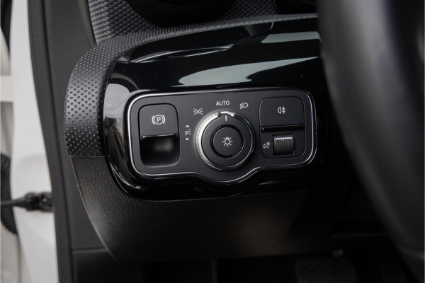 Mercedes-Benz A-Klasse 200 Sedan 19''-LED-Privacy