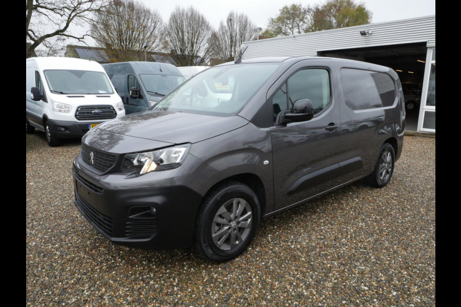 Peugeot e-Partner 50KWH L2 3-zits haak Mooie bus