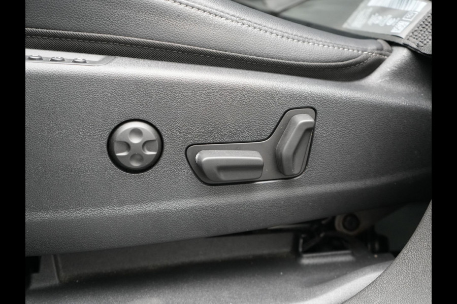 Opel Grandland 1.6 Turbo Ultimate Plug In Hybrid 225pk Dealer O.H PHEV | Lederen Sportstoelen Memory & Ventilatie | Adaptive Cruise | Apple Carplay | Stoelen & Stuur Verwarmd | Blis | Keyless | LED | Navigatie | 19"LM | DAB |