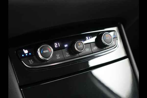 Opel Grandland 1.6 Turbo Ultimate Plug In Hybrid 225pk Dealer O.H PHEV | Lederen Sportstoelen Memory & Ventilatie | Adaptive Cruise | Apple Carplay | Stoelen & Stuur Verwarmd | Blis | Keyless | LED | Navigatie | 19"LM | DAB |