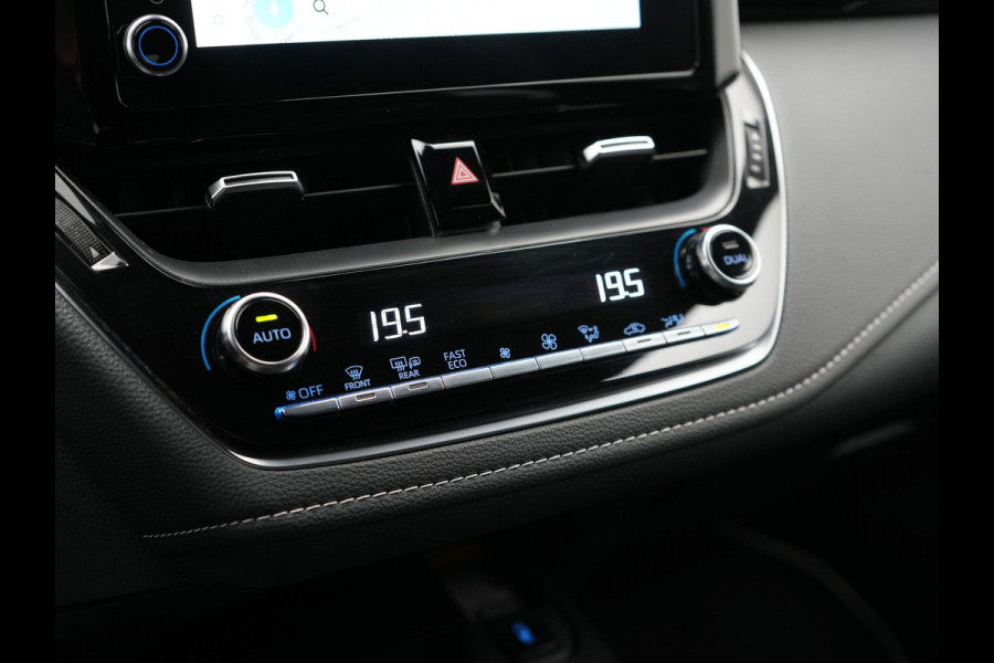 Toyota Corolla Touring Sports 2.0 Dynamic Plug In Hybrid 184pk Dealer O.H PHEV | Adaptive Cruise | Camera | Sportstoelen & Stuur Verwarmd | Apple Carplay | Navigatie | Keyless | Blis | DAB |