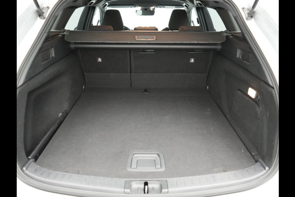 Toyota Corolla Touring Sports 2.0 Dynamic Plug In Hybrid 184pk Dealer O.H PHEV | Adaptive Cruise | Camera | Sportstoelen & Stuur Verwarmd | Apple Carplay | Navigatie | Keyless | Blis | DAB |