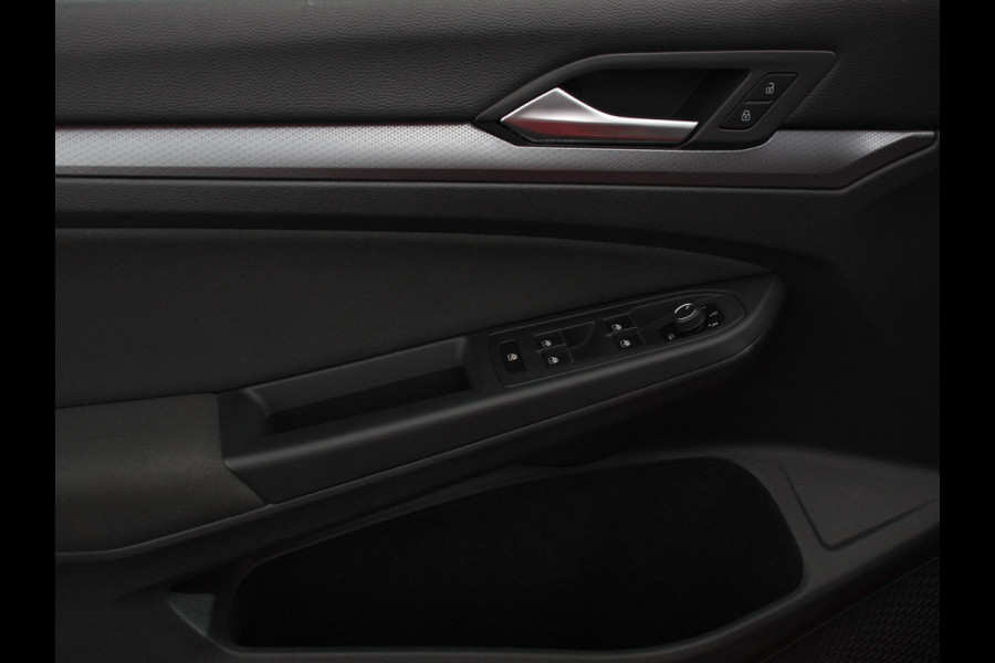 Volkswagen Golf 1.0 eTSI 110pk DSG Active | Panorama dak | Navigatie | Climate Control | Adaptive Cruise Control | Virtual Cockpit | Stoelverwarming | Extra Getint Glas