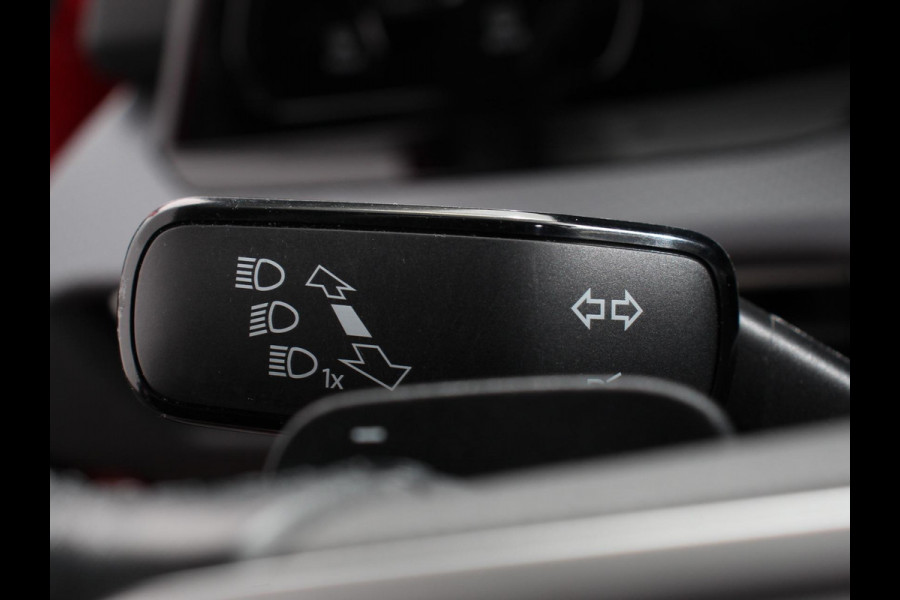 Volkswagen Golf 1.0 eTSI 110pk DSG Active | Panorama dak | Navigatie | Climate Control | Adaptive Cruise Control | Virtual Cockpit | Stoelverwarming | Extra Getint Glas