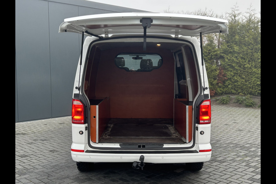 Volkswagen Transporter 2.0 TDI 150 PK / 4MOTION / 1e EIG. / L1H1 / TREKHAAK / ACHTERKLEP / AIRCO / CRUISE / 3-ZITS