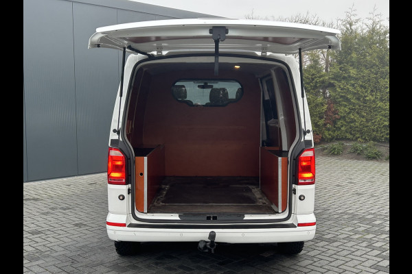 Volkswagen Transporter 2.0 TDI 150 PK / 4MOTION / 1e EIG. / L1H1 / TREKHAAK / ACHTERKLEP / AIRCO / CRUISE / 3-ZITS