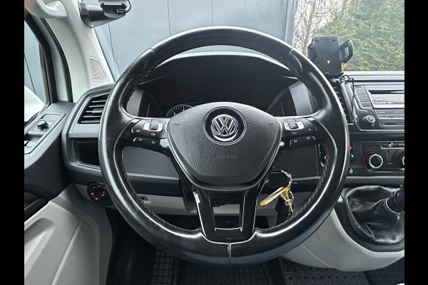 Volkswagen Transporter 2.0 TDI 150 PK / 4MOTION / 1e EIG. / L1H1 / TREKHAAK / ACHTERKLEP / AIRCO / CRUISE / 3-ZITS