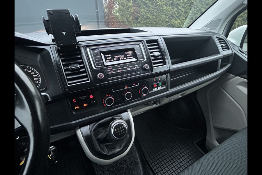 Volkswagen Transporter 2.0 TDI 150 PK / 4MOTION / 1e EIG. / L1H1 / TREKHAAK / ACHTERKLEP / AIRCO / CRUISE / 3-ZITS
