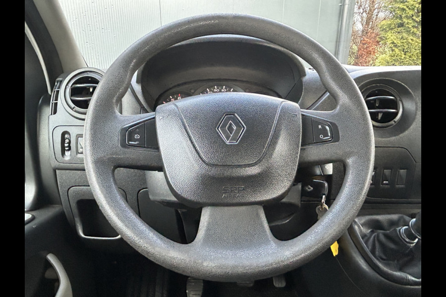 Renault Master T35 2.3 dCi 131 PK / L4H1 / 1e EIG / 5 METER LAADBAK / 3 TONS TREKHAAK / 77.052 KM !! / AIRCO / CRUISE / NAVI / 3-ZITS
