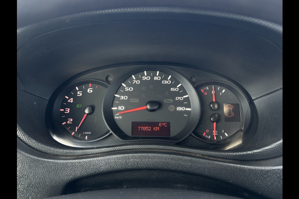 Renault Master T35 2.3 dCi 131 PK / L4H1 / 1e EIG / 5 METER LAADBAK / 3 TONS TREKHAAK / 77.052 KM !! / AIRCO / CRUISE / NAVI / 3-ZITS