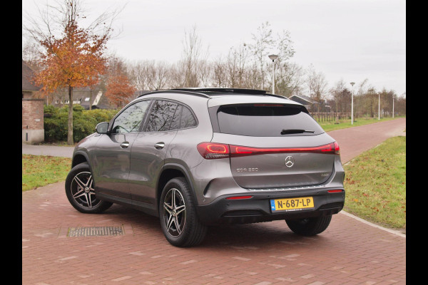 Mercedes-Benz EQA 250 Business Solution AMG 67 kWh | Panoramadak | 360 Camera | Head-Up Display | Sfeerverlichting |