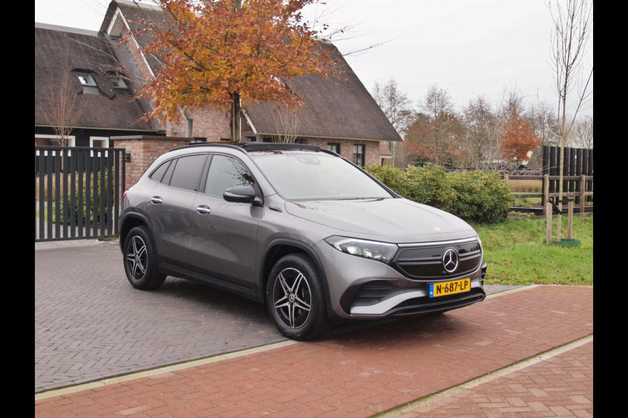Mercedes-Benz EQA 250 Business Solution AMG 67 kWh | Panoramadak | 360 Camera | Head-Up Display | Sfeerverlichting |
