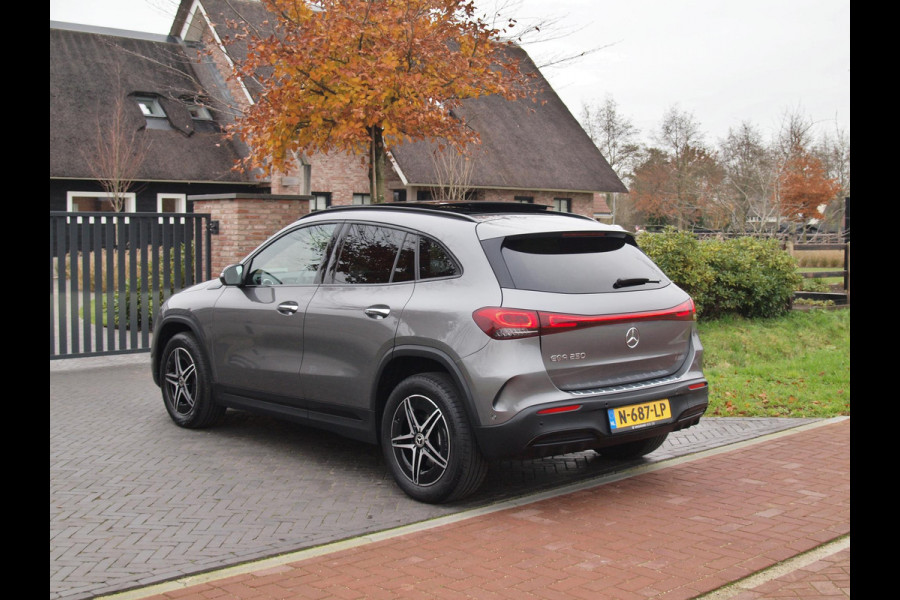 Mercedes-Benz EQA 250 Business Solution AMG 67 kWh | Panoramadak | 360 Camera | Head-Up Display | Sfeerverlichting |