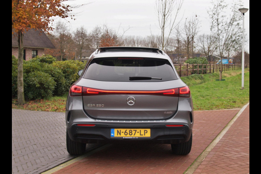 Mercedes-Benz EQA 250 Business Solution AMG 67 kWh | Panoramadak | 360 Camera | Head-Up Display | Sfeerverlichting |