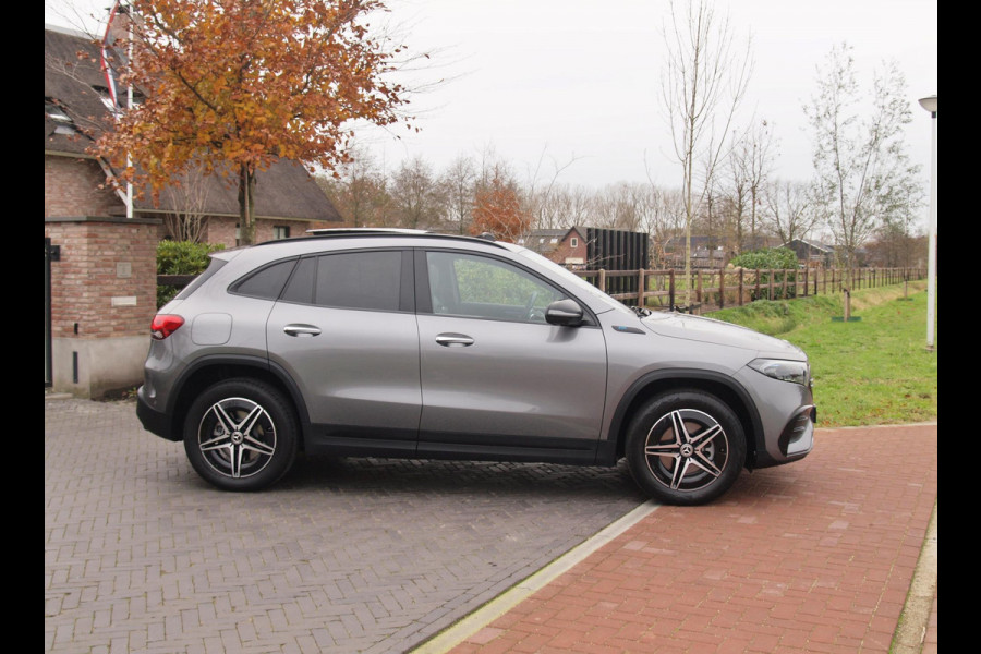 Mercedes-Benz EQA 250 Business Solution AMG 67 kWh | Panoramadak | 360 Camera | Head-Up Display | Sfeerverlichting |