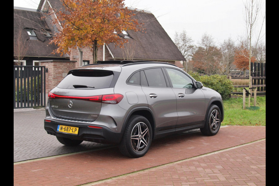 Mercedes-Benz EQA 250 Business Solution AMG 67 kWh | Panoramadak | 360 Camera | Head-Up Display | Sfeerverlichting |