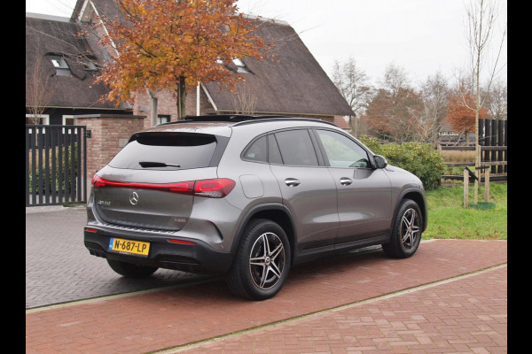 Mercedes-Benz EQA 250 Business Solution AMG 67 kWh | Panoramadak | 360 Camera | Head-Up Display | Sfeerverlichting |