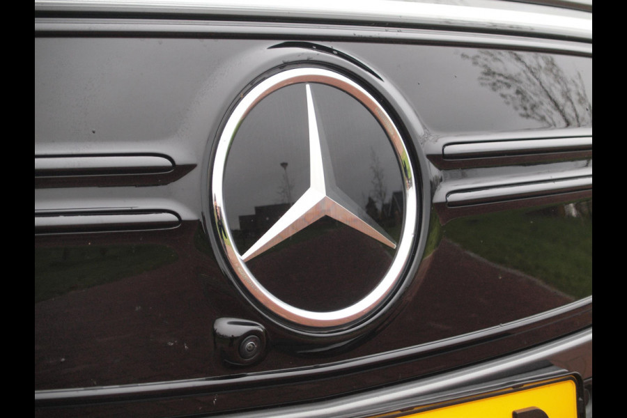 Mercedes-Benz EQA 250 Business Solution AMG 67 kWh | Panoramadak | 360 Camera | Head-Up Display | Sfeerverlichting |
