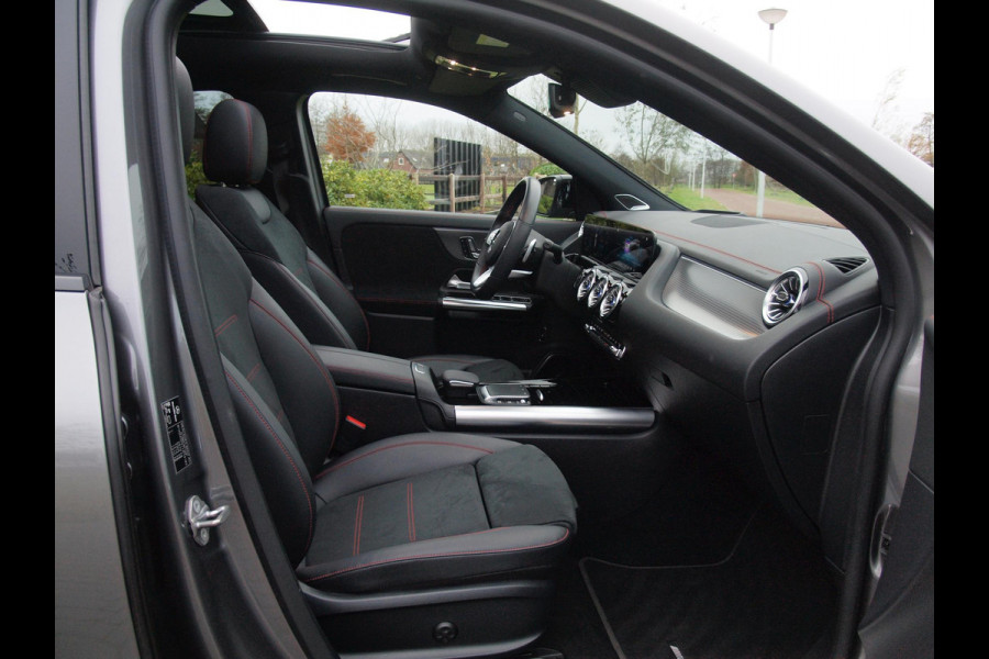 Mercedes-Benz EQA 250 Business Solution AMG 67 kWh | Panoramadak | 360 Camera | Head-Up Display | Sfeerverlichting |