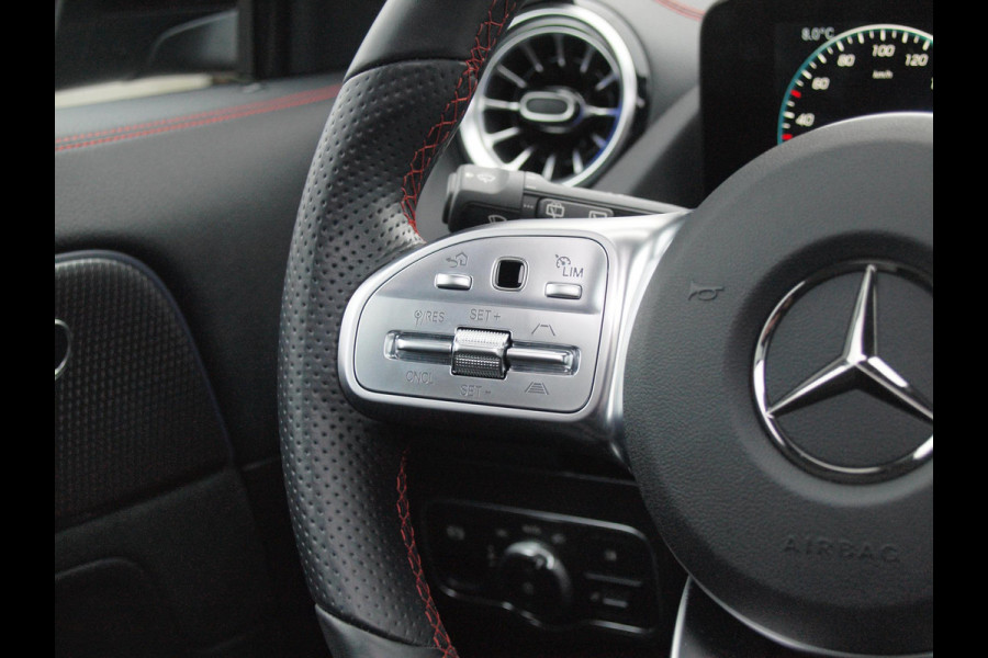 Mercedes-Benz EQA 250 Business Solution AMG 67 kWh | Panoramadak | 360 Camera | Head-Up Display | Sfeerverlichting |