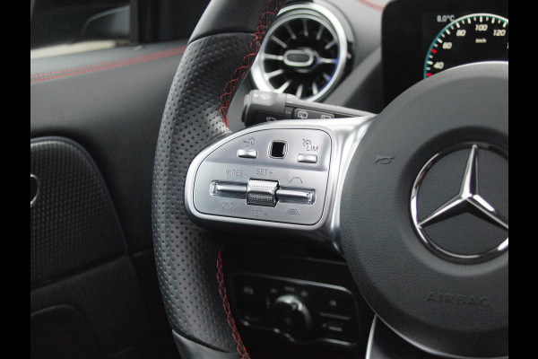 Mercedes-Benz EQA 250 Business Solution AMG 67 kWh | Panoramadak | 360 Camera | Head-Up Display | Sfeerverlichting |