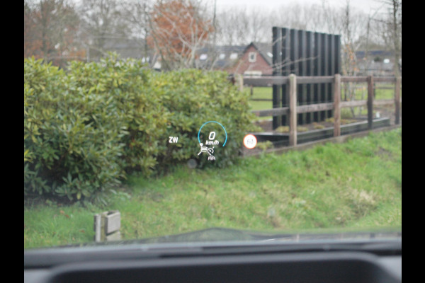 Mercedes-Benz EQA 250 Business Solution AMG 67 kWh | Panoramadak | 360 Camera | Head-Up Display | Sfeerverlichting |