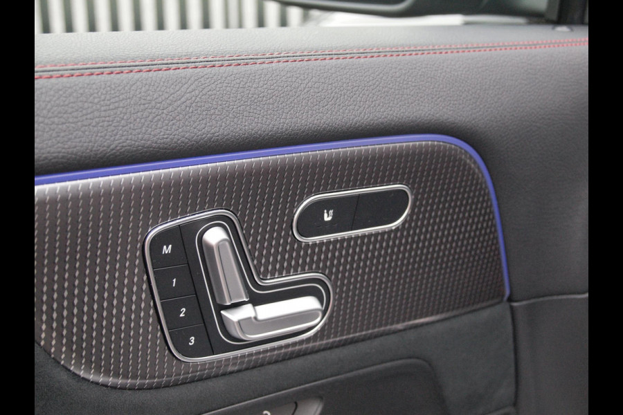 Mercedes-Benz EQA 250 Business Solution AMG 67 kWh | Panoramadak | 360 Camera | Head-Up Display | Sfeerverlichting |