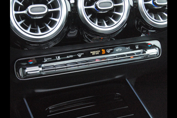 Mercedes-Benz EQA 250 Business Solution AMG 67 kWh | Panoramadak | 360 Camera | Head-Up Display | Sfeerverlichting |