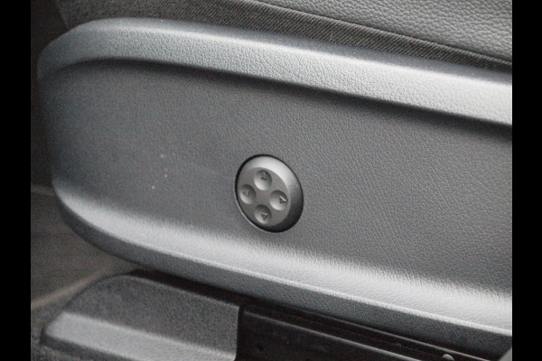 Mercedes-Benz EQA 250 Business Solution AMG 67 kWh | Panoramadak | 360 Camera | Head-Up Display | Sfeerverlichting |