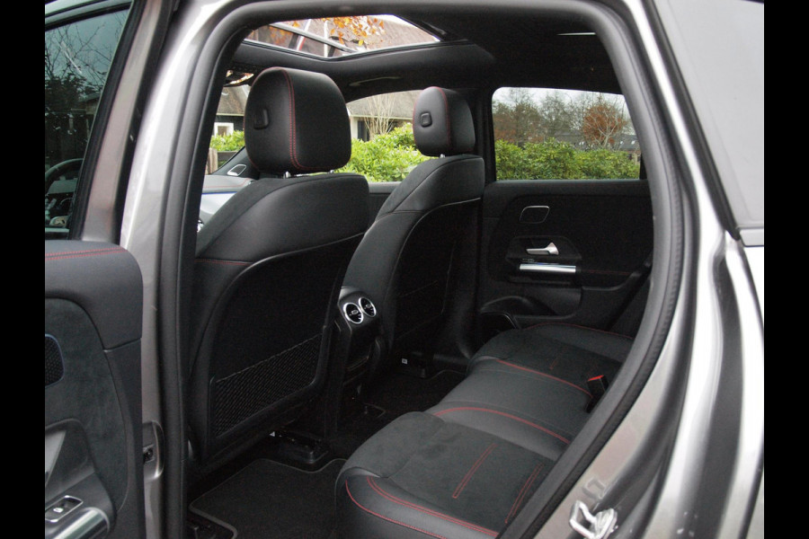 Mercedes-Benz EQA 250 Business Solution AMG 67 kWh | Panoramadak | 360 Camera | Head-Up Display | Sfeerverlichting |