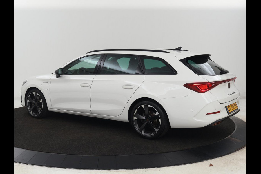 CUPRA Leon 1.4 eHybrid | Stoelverwarming | Carplay | Camera | Navigatie | Sfeerverlichting | Stuurverwarming | Keyless | Adaptive cruise | Sportstoelen | Climate control | Park Assist | PHEV | Plug In