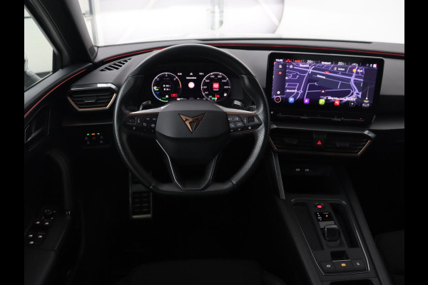 CUPRA Leon 1.4 eHybrid | Stoelverwarming | Carplay | Camera | Navigatie | Sfeerverlichting | Stuurverwarming | Keyless | Adaptive cruise | Sportstoelen | Climate control | Park Assist | PHEV | Plug In