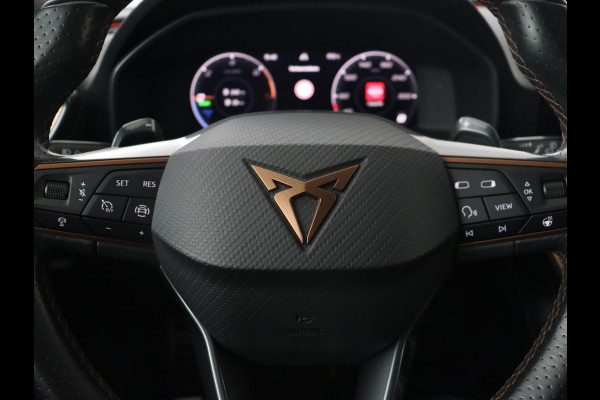 CUPRA Leon 1.4 eHybrid | Stoelverwarming | Carplay | Camera | Navigatie | Sfeerverlichting | Stuurverwarming | Keyless | Adaptive cruise | Sportstoelen | Climate control | Park Assist | PHEV | Plug In