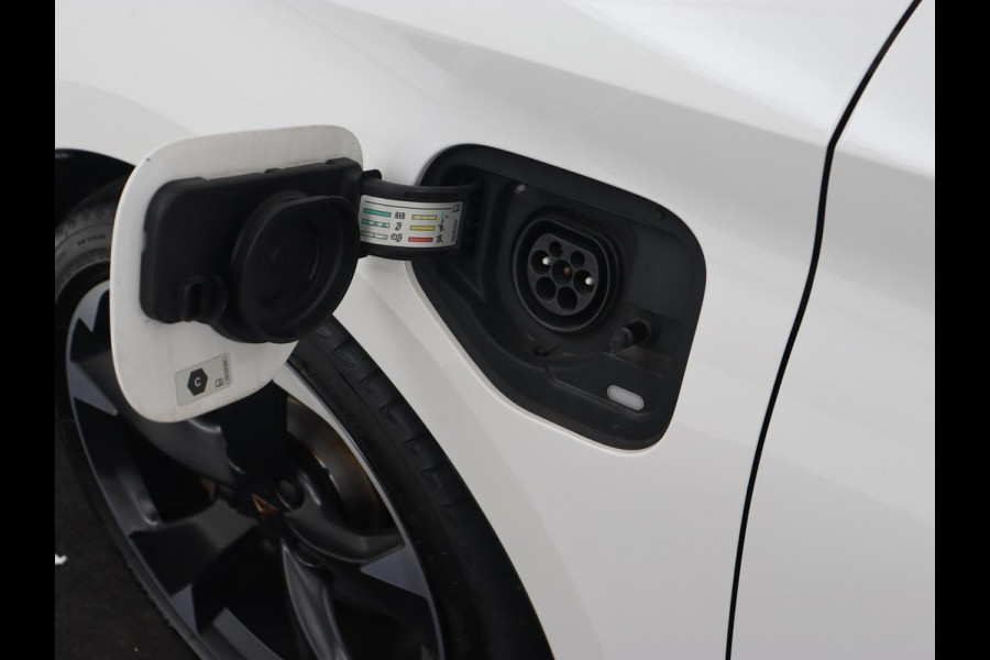 CUPRA Leon 1.4 eHybrid | Stoelverwarming | Carplay | Camera | Navigatie | Sfeerverlichting | Stuurverwarming | Keyless | Adaptive cruise | Sportstoelen | Climate control | Park Assist | PHEV | Plug In