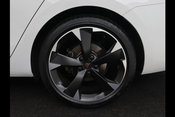 CUPRA Leon 1.4 eHybrid | Stoelverwarming | Carplay | Camera | Navigatie | Sfeerverlichting | Stuurverwarming | Keyless | Adaptive cruise | Sportstoelen | Climate control | Park Assist | PHEV | Plug In