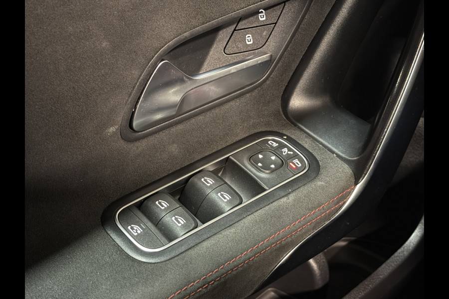 Mercedes-Benz A-Klasse 200 Launch Edition Premium | AMG Line | Panoramadak | LED Performance
