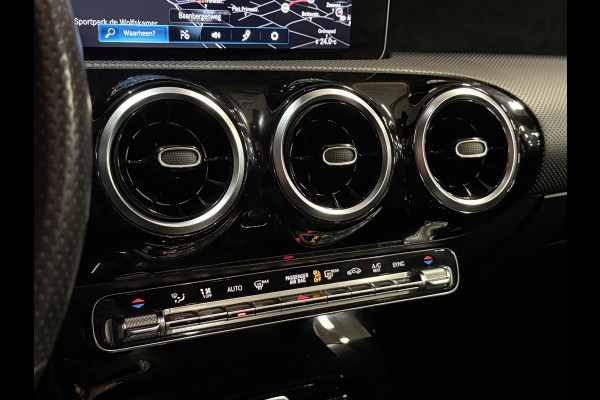Mercedes-Benz A-Klasse 200 Launch Edition Premium | AMG Line | Panoramadak | LED Performance