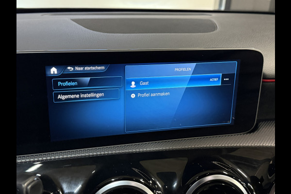 Mercedes-Benz A-Klasse 200 Launch Edition Premium | AMG Line | Panoramadak | LED Performance