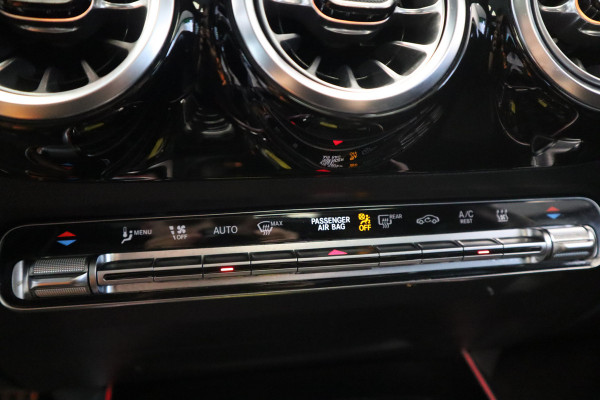 Mercedes-Benz GLA 250 e Business Solution AMG Limited Pano dak LED CC Lane Assist 24 maanden garantie mogelijk (*vraag naar de voorwaarden)