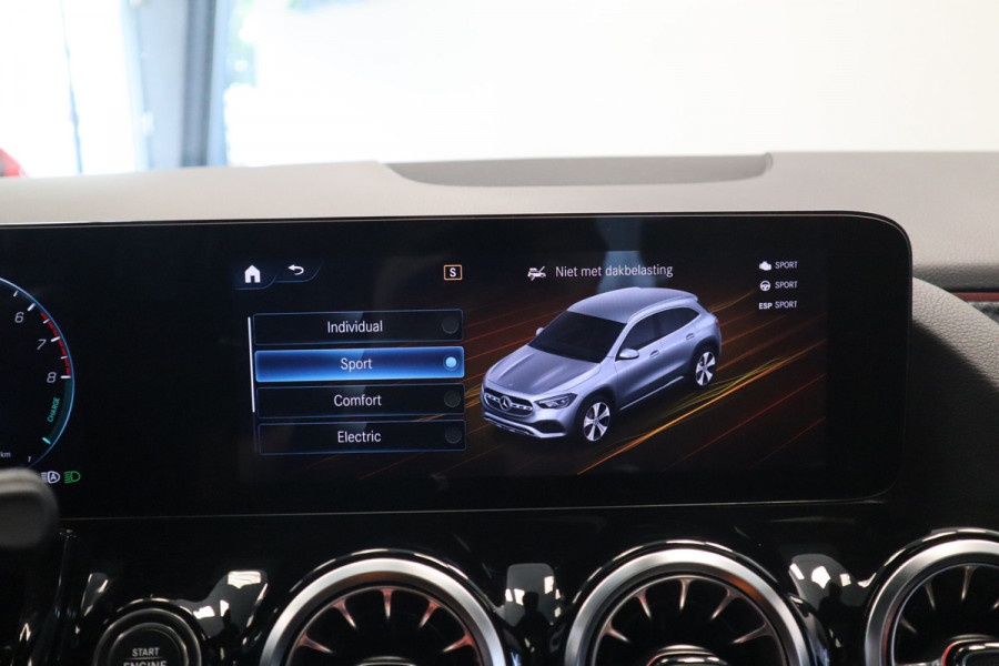 Mercedes-Benz GLA 250 e Business Solution AMG Limited Pano dak LED CC Lane Assist 24 maanden garantie mogelijk (*vraag naar de voorwaarden)