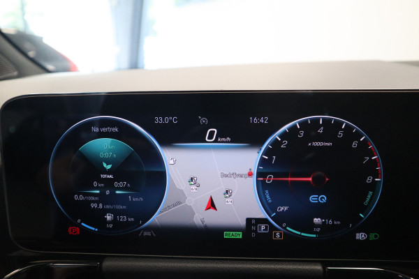 Mercedes-Benz GLA 250 e Business Solution AMG Limited Pano dak LED CC Lane Assist 24 maanden garantie mogelijk (*vraag naar de voorwaarden)