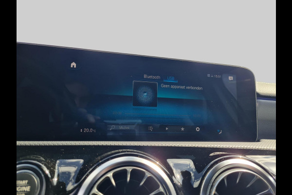 Mercedes-Benz A-Klasse 250 e Premium  | widescreen | 19"AMG velgen | sfeerverlichting | blind-spot | trekhaak |