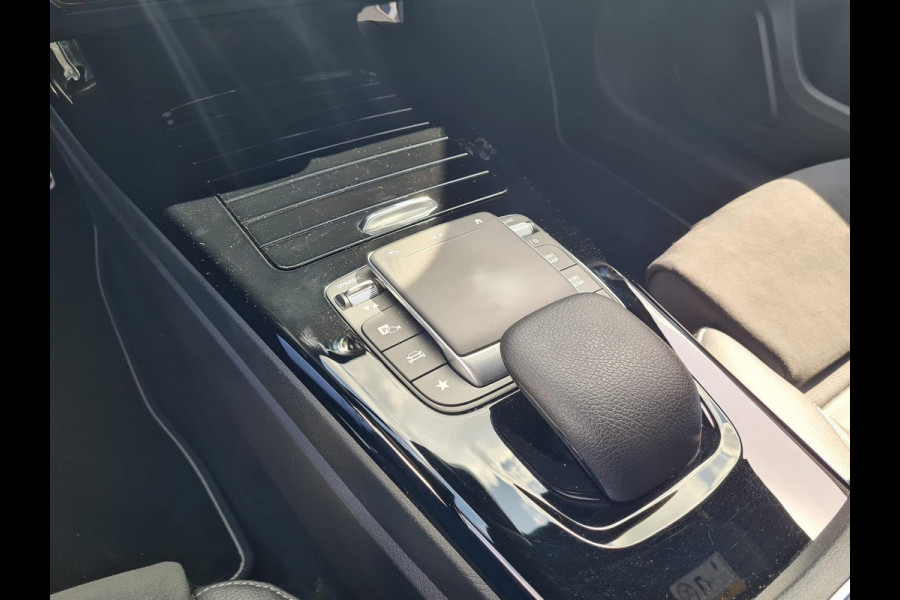 Mercedes-Benz A-Klasse 250 e Premium  | widescreen | 19"AMG velgen | sfeerverlichting | blind-spot | trekhaak |