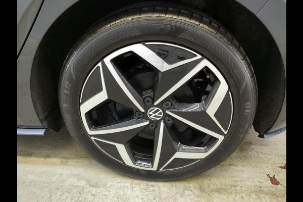 Volkswagen ID.3 First Plus 58 kWh Airco ECC Navi Carplay PDC VA+ Camera Adaptive Cruise Control 19" LM Velgen LED Matrix