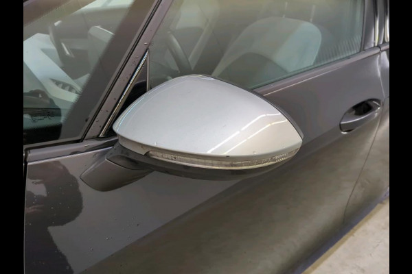 Volkswagen ID.3 First Plus 58 kWh Airco ECC Navi Carplay PDC VA+ Camera Adaptive Cruise Control 19" LM Velgen LED Matrix