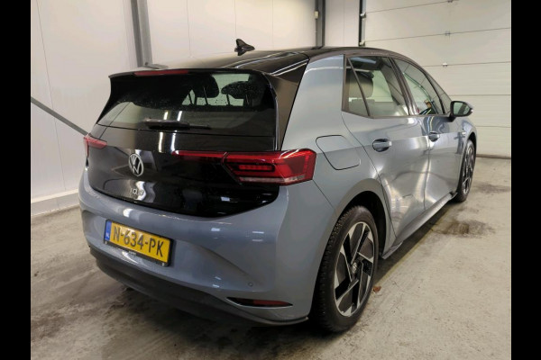 Volkswagen ID.3 Pro 58 kWh Airco ECC Navi Carplay PDC VA+ Camera Full LED Adaptive Cruise Control 18" LM Velgen Stoel/Stuurwielverwarming