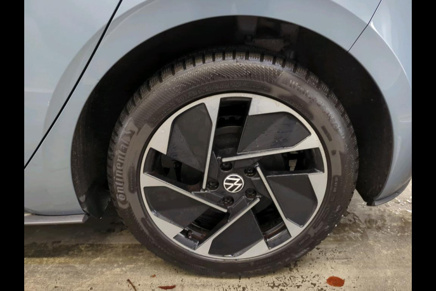 Volkswagen ID.3 Pro 58 kWh Airco ECC Navi Carplay PDC VA+ Camera Full LED Adaptive Cruise Control 18" LM Velgen Stoel/Stuurwielverwarming